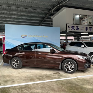 Auto Usata Honda Accord 2.0 Sport 2016 con Basso Chilometraggio e Motore in Ottime Condizioni - Product Image 5
