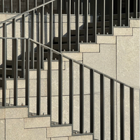 Main courante soudée par tube vertical d'escalier en acier doux de prix concurrentiel main courante et balustrade décoratives résidentielles durables