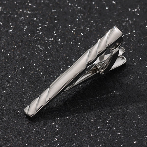Nuevas llegadas 2026: Clips de corbata coreanos esmerilados, artículos de regalo para trajes de negocios de <span class=keywords><strong>hombre</strong></span>, clips de corbata de cobre K9, decoración minimalista para <span class=keywords><strong>hombre</strong></span>. - Product Image 5