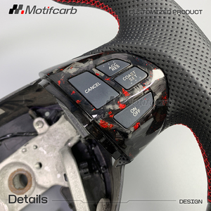 Volante personalizado de fibra de carbono forjado en rojo con empuñaduras perforadas en negro para Mitsubishi Lancer EX Sportback SE 2008-2016. - Product Image 4