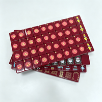 Ensemble de Mahjong de Luxe en Acrylique Transparent Rouge avec Motif Père Noël, Tuiles de Mahjong Portables, Jeu de Table pour Réunions Familiales