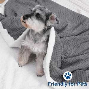 Couverture Sherpa gaufrée Queen Size, couverture en flanelle en peluche de luxe de 90x90 pouces pour l'hiver, pas de hangar pas de boulochage - Product Image 4