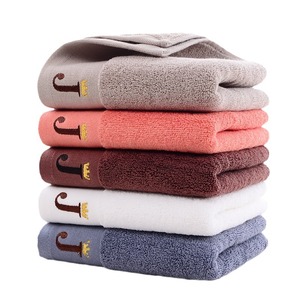 Toalla Facial de Algodón Puro Kim Ryan 34x74 cm, Gruesa y Absorbente con Logotipo Bordado para Uso en el Hogar y Hoteles - Product Image 5