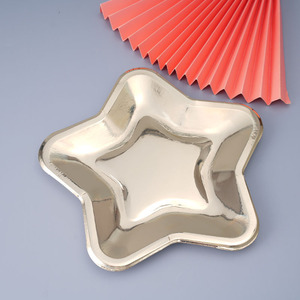 Nouvel ensemble de vaisselle jetable écologique tendance, assiettes en papier uniques en forme d'étoile et de cœur pour les fêtes sur le thème des anniversaires - Product Image 3