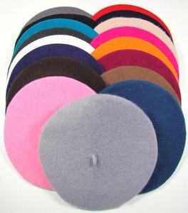 Chapeau béret 100% laine brodé sur mesure pour femmes casquette de haute qualité pour les scènes décontractées ou de fête bérets à vendre - Product Image 2