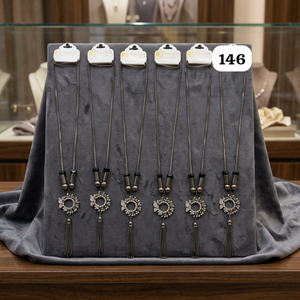 Collier long élégant en alliage noir plaqué canon de fusil PingBling avec pendentif papillon en cristal étincelant et gland multi-chaînes - Product Image 2