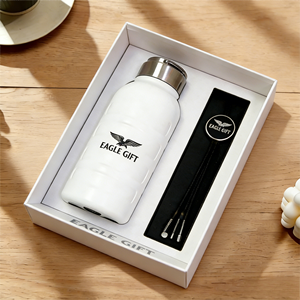 Ensemble Cadeau d'Entreprise Promotionnel en Acier Inoxydable 4 Pièces : Mug, Stylo, Câble et Batterie Externe avec Logo et Couleur Personnalisés pour Événements - Product Image 3