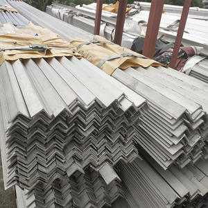 Hochwertiger 12mm Dicker Q235 A36 <span class=keywords><strong>S235</strong></span> SS400 Warmgewalzter Schwarzer Kohlenstoffstahl-Winkel 100x100 Gleichschenkliger Eisenstahl Korrosionsbeständig Langlebig - Product Image 4