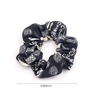 Designer coréen chouchous noir blanc tissu élastique bandeau de cheveux avec petit vent parfumé trempé populaire Web rouge bandeaux