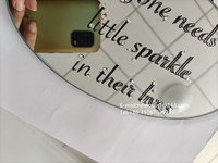 Miroir mural ovale décoratif en verre diamanté fait main de luxe moderne 20x11cm avec chaîne en métal