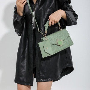 <span class=keywords><strong>Bolsos</strong></span> de mano de diseñador con logotipo personalizado, <span class=keywords><strong>bolsos</strong></span> de mano de lujo de PU de moda famosa para mujer, <span class=keywords><strong>bolsos</strong></span> de mano para mujer - Product Image 4