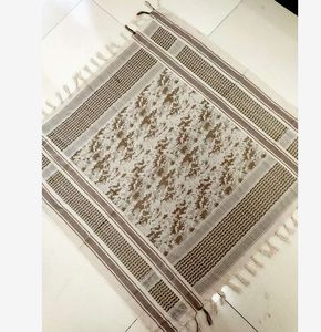 Foulard carré arabe en coton intégral, couleur désert et vert, doux et confortable - Product Image 1