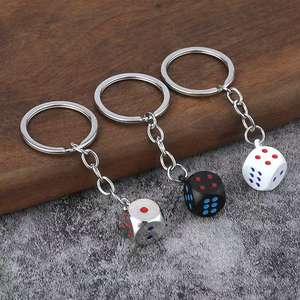 Porte-clés de dés de style <span class=keywords><strong>punk</strong></span> en alliage coloré porte-clés de mousqueton de mode en matériel métallique de conception vintage et dessin animé - Product Image 1