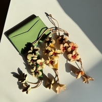 YUBO LEATHER Meilleure Vente Pendentif de Sac en Cuir de Vachette Tanné Floral, Décoration Suspendue pour Voiture, Breloque de Sac à Main de Luxe de Haute Qualité