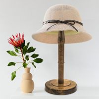 HAIBEIR Support de chapeau en bois brun antique autoportant Support de table pour casquettes et perruques Présentoir d'accessoires de mode une pièce