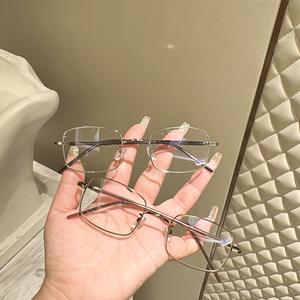 Montures de lunettes carrées unisexes en métal Danyang 6419, monture complète, verres en résine, protection anti-UV, design quadrilatéral linéaire - Product Image 4