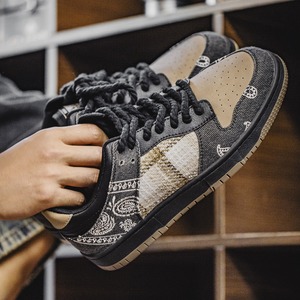 Chaussures de skate pour hommes 2026, nouvelle collection printemps, motif écossais britannique brodé, chaussures de sport décontractées à semelle épaisse, tendance - Product Image 1