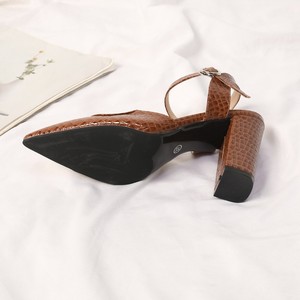 2025 très populaire Crocodile femmes marron gros talons hauts sandales à <span class=keywords><strong>bout</strong></span> <span class=keywords><strong>pointu</strong></span> personnaliser élégant confortable pompes pour les femmes - Product Image 5