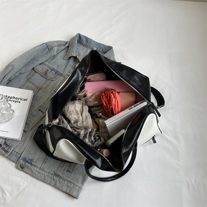 Sac de voyage unisexe en PU avec fermeture éclair, nouveau modèle, prix de gros, sac de sport minimaliste polyvalent à porter à l'épaule ou en bandoulière, ou à la main - Product Image 5