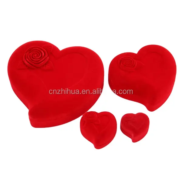 Confezione di gioielli In velluto di alta qualità scatola per anello di fidanzamento per matrimonio scatola a forma di cuore floccata rossa In magazzino