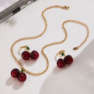 Conjunto de collar y pendientes de resina con circonitas y cerezas, de acero inoxidable dorado, estilo transfronterizo, de moda para mujer, que combina con todo y realza el estilo. - Product Image 5
