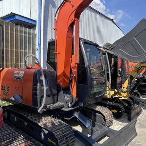 Excavatrice Hitachi ZX60 utilisée au Japon, 6 tonnes de petite chenille type bonne condition de travail adaptée à un fonctionnement multi-scènes - Product Image 1
