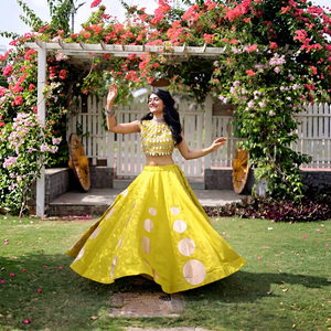 Lehenga Choli Indio de Seda Romana con Encaje de Gota y Espejo, Listo para Usar, Vestido Étnico para Mujer para Bodas y Fiestas de Diwali - Product Image 1