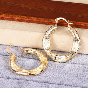 Orecchini a Cerchio Dorati in Oro Massiccio 18K, Gioielli Classici da Donna per Uso Quotidiano - Product Image 5