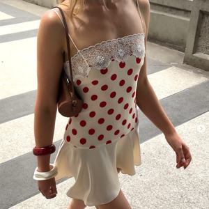 Minivestido rojo con lunares y tirantes finos para mujer, vestido con dobladillo acampanado y ribete de encaje - Product Image 2