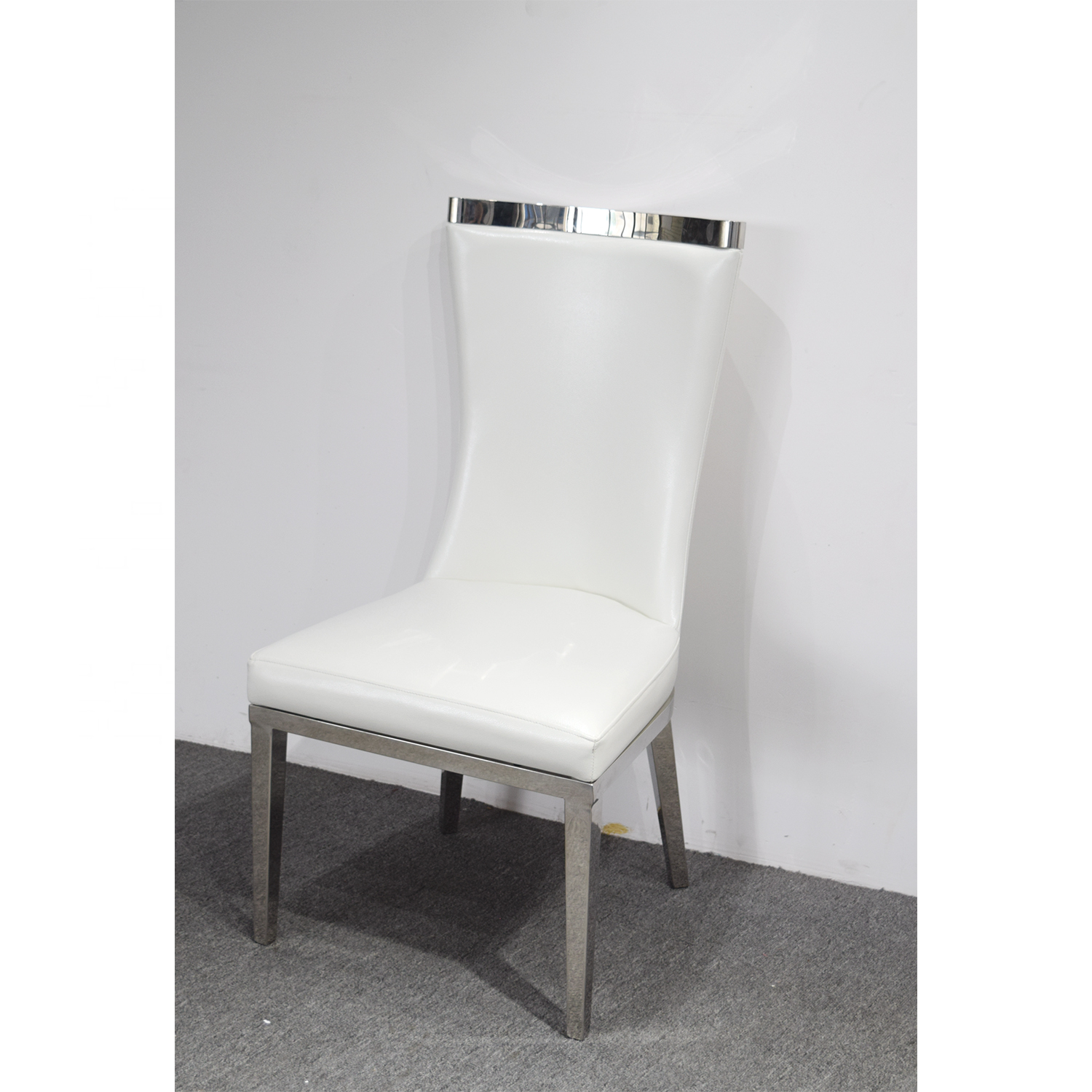 Белый кожаный обеденный стул B8222 с зеркальной короной из нержавеющей стали