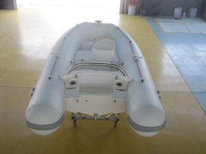 CE certificata costola barca piccolo Yacht Yacht da pesca con motore fuoribordo scafo rigido in vetroresina gommone per la vendita - Product Image 2