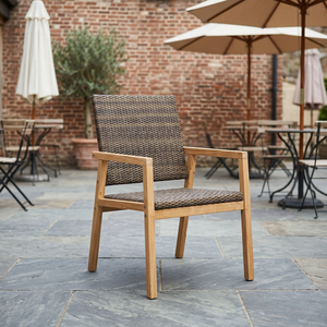Chaise de jardin scandinave minimaliste en rotin avec structure en bois et pieds coniques, mobilier d'extérieur durable pour salon et salle à manger - Product Image 3