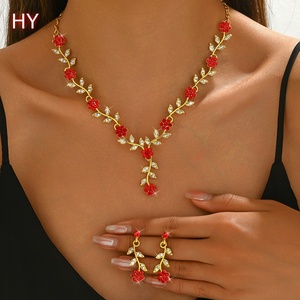 Set di Collana e Orecchini in Stile Europeo HY, Anello Nuziale a Forma di Fiore di Prugna con Diamanti Colorati sulla Catena per la Clavicola - Product Image 2