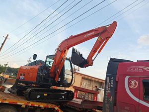 Excavadora de cadenas HITACHI 65, cazo de 0.24m, profundidad máxima de excavación de 3860mm, peso de 6120kg, motor de alta potencia de excavación, engranajes reforzados - Product Image 1
