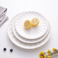 Assiette plate de luxe blanche de haute qualité à compartiments, vaisselle en céramique émaillée personnalisée et écologique pour restaurants
