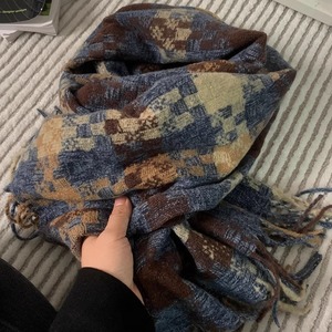 Écharpe tricotée à carreaux d'hiver pour femmes et hommes – Cache-cou imprimé à franges, style coréen, décontracté, unisexe, pour couple - Product Image 3