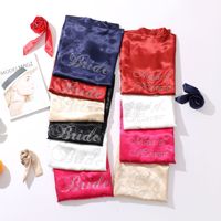 Peignoir de mariée luxueux en satin fin imitation soie brodé pierres chaudes, idéal pour l'été, pour femme