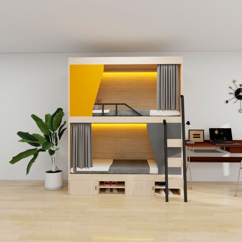 Ha un armadietto sotto il letto