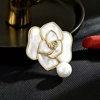Broche Camélia en Fritillaria Naturelle, Luxe Léger Haut de Gamme, Épingle pour Mariage, Accessoires de Mode pour Vêtements d'Enfants