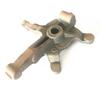 Fusée de direction OEM de précision sur mesure, moulée par fonderie, pour pièces de châssis automobile