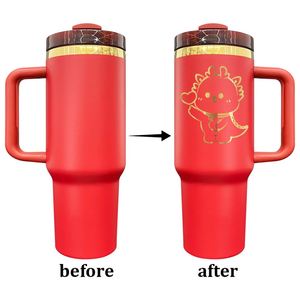 Gobelet de Noël H2.0 de 40 oz avec logo personnalisé, revêtement en poudre vert, rouge, bleu bébé et plaqué or sous le miroir - Product Image 4
