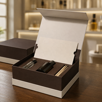 Boîte cadeau rigide personnalisée à couvercle articulé avec insert en papier imprimé pour parfums, thé et coffrets cadeaux d'affaires