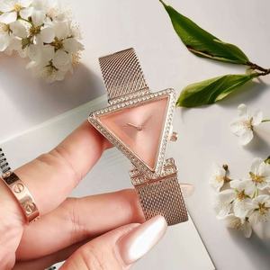 Montre à quartz pour homme avec boîtier en alliage de 40 mm et bracelet en silicone, design cartoon - Luxe et mode - Product Image 1