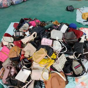 Sacs pour femmes d'occasion, sacs en cuir de seconde <span class=keywords><strong>main</strong></span>, sacs pour femmes usagés mixtes, revente - Product Image 5