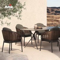 Ensemble de table à manger rectangulaire moderne en rotin PE pour l'extérieur, meubles de salle à manger de luxe Artie pour hôtel, restaurant, resort