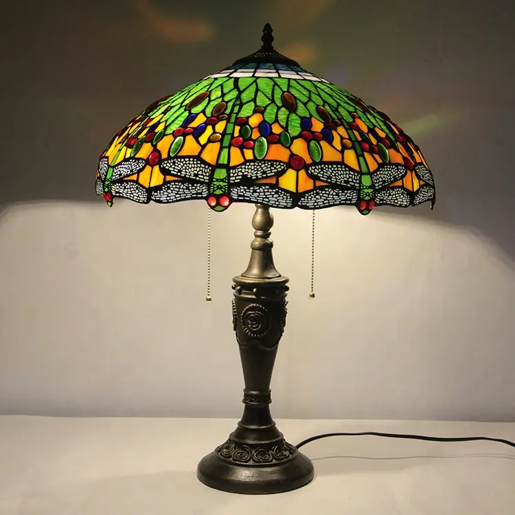 LongHuiJing Tiffany Style Libelle Design 2-Licht Tisch lampe Glasmalerei Lampen schirm Tisch leuchte mit antikem Harz sockel