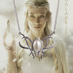Collier Pendentif ZRM Fashion en Alliage de Zinc avec Breloque Argentée Hobbit Voyage Inattendu Galadriel et Perle d'Eau de Mer, Style Sportif Unisexe - Product Image 1