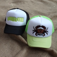 Venta al por mayor de fábrica sombrero de conductor de camión de esponja diseño de contraste de Color logotipo bordado marca personalizada gorra de béisbol Popular