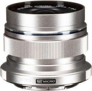 Objectif grand angle compact OM SYSTEM M.Zuiko Digital ED 12mm F2.0 argenté pour capteur 4/3, fabriqué en Chine - Product Image 2