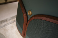 Canapé trois places en cuir véritable, en bois massif de noyer, style italien haut de gamme, moderne et minimaliste, pour hôtel, design créatif et léger